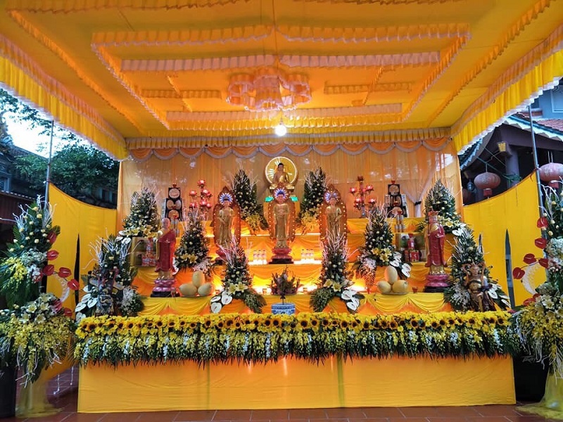 Lập bàn thờ phật tang lễ