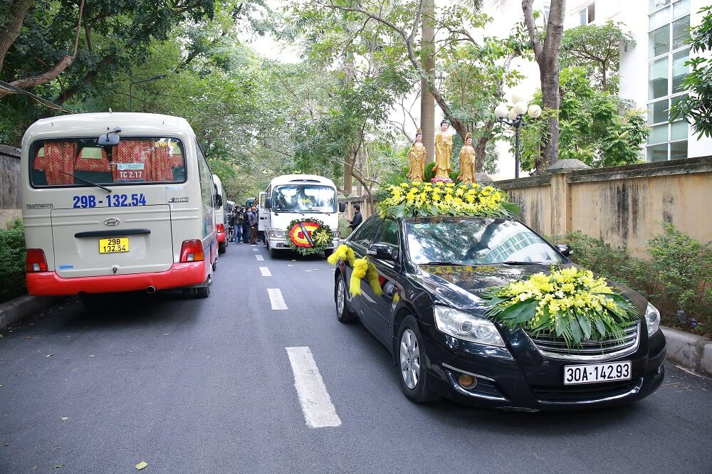 Nên tổ chức tang lễ tại nhà riêng hay là nhà tang lễ