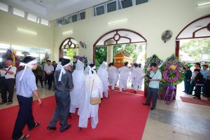 Vì sao không nên xả tang