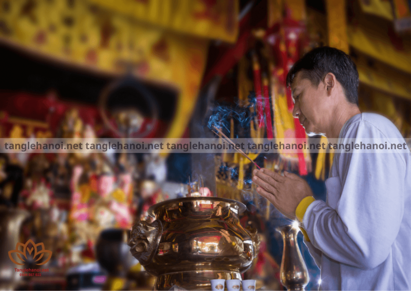 Lưu ý trang phục trước khi thắp hương