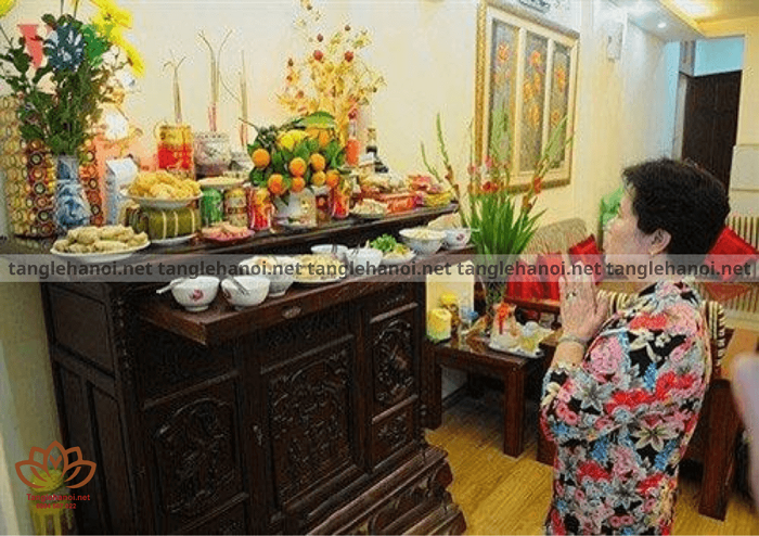 Chuẩn bị những gì trong lễ cúng cơm cho người mới mất