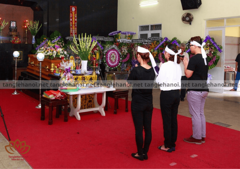 Những điều cần biết khi đeo khăn tang