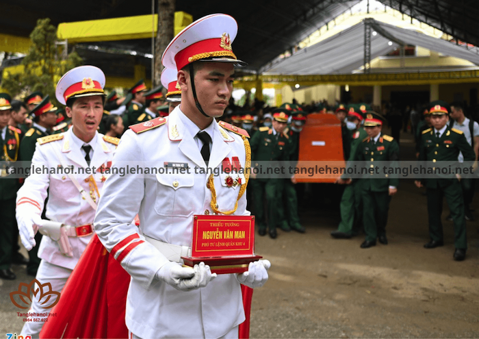 Tổ chức tang lễ cho cán bộ quân đội