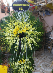 Mẫu vòng hoa tang lễ 10