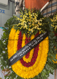 Mẫu vòng hoa tang lễ 03